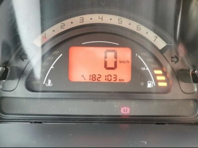 Серый Ситроен С3, объемом двигателя 1.4 л и пробегом 182 тыс. км за 2800 $, фото 1 на Automoto.ua