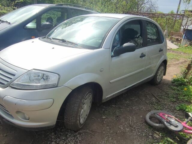 Серый Ситроен С3, объемом двигателя 1.4 л и пробегом 220 тыс. км за 2300 $, фото 3 на Automoto.ua