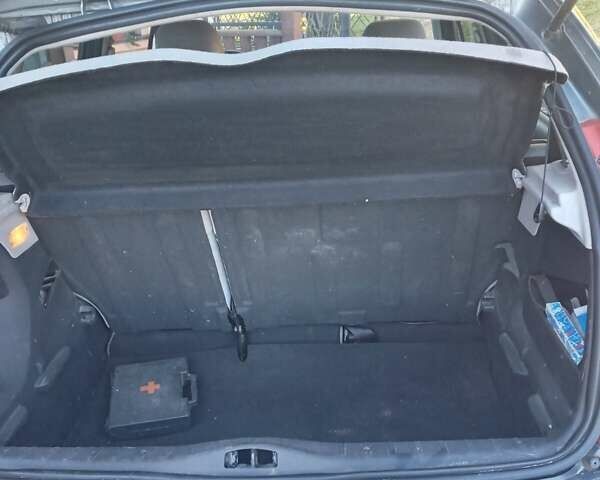 Ситроен С3 2004 в Коломые на Automoto.ua Серый Ситроен С3, объемом двигателя 1.4 л и пробегом 150 тыс. км за 3300 $, фото 9 на Automoto.ua