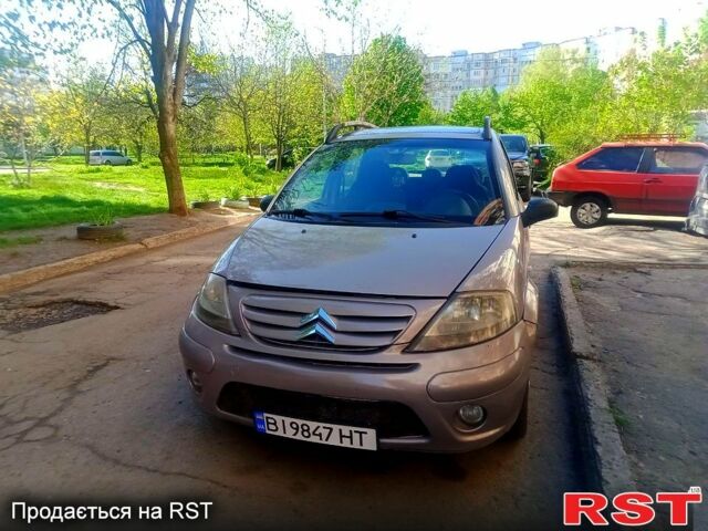 Серый Ситроен С3, объемом двигателя 1.4 л и пробегом 300 тыс. км за 2500 $, фото 3 на Automoto.ua