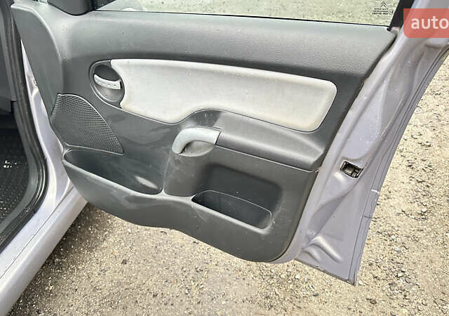 Сірий Сітроен С3, об'ємом двигуна 1.4 л та пробігом 291 тис. км за 2500 $, фото 25 на Automoto.ua