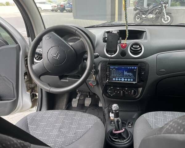 Серый Ситроен С3, объемом двигателя 1.4 л и пробегом 238 тыс. км за 4000 $, фото 3 на Automoto.ua