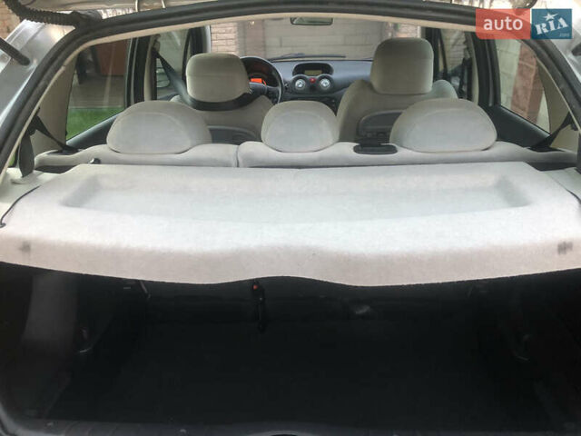 Серый Ситроен С3, объемом двигателя 1.4 л и пробегом 180 тыс. км за 4850 $, фото 12 на Automoto.ua