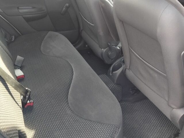 Серый Ситроен С3, объемом двигателя 1.4 л и пробегом 270 тыс. км за 3500 $, фото 5 на Automoto.ua