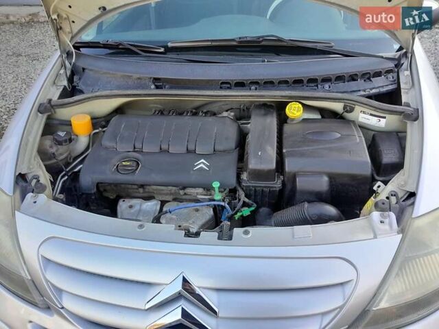 Серый Ситроен С3, объемом двигателя 1.36 л и пробегом 202 тыс. км за 3650 $, фото 1 на Automoto.ua