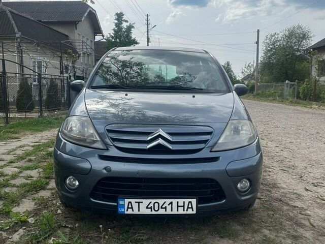 Серый Ситроен С3, объемом двигателя 1.4 л и пробегом 327 тыс. км за 3999 $, фото 3 на Automoto.ua