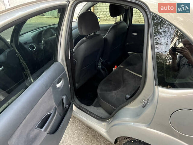 Серый Ситроен С3, объемом двигателя 1.39 л и пробегом 124 тыс. км за 4700 $, фото 6 на Automoto.ua