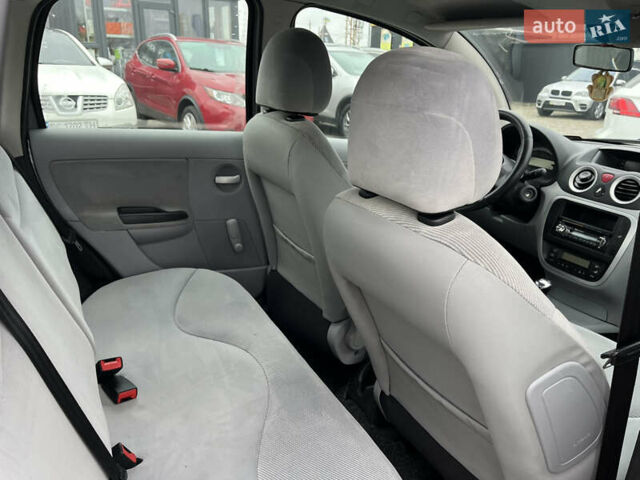 Серый Ситроен С3, объемом двигателя 1.4 л и пробегом 187 тыс. км за 4550 $, фото 14 на Automoto.ua