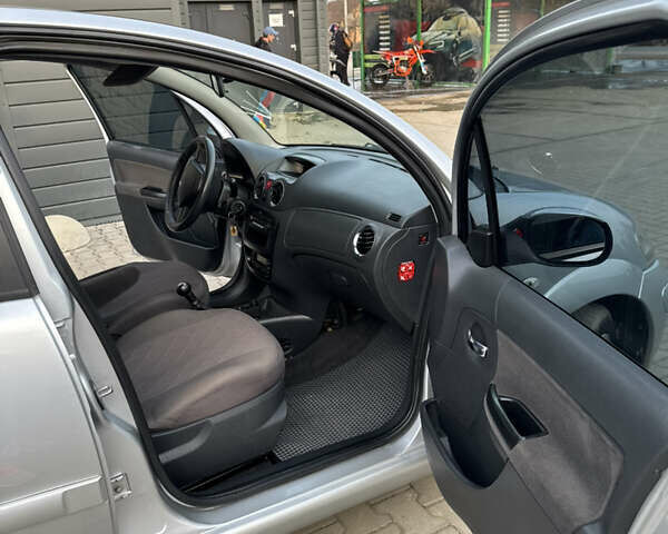 Серый Ситроен С3, объемом двигателя 1.4 л и пробегом 155 тыс. км за 4500 $, фото 8 на Automoto.ua