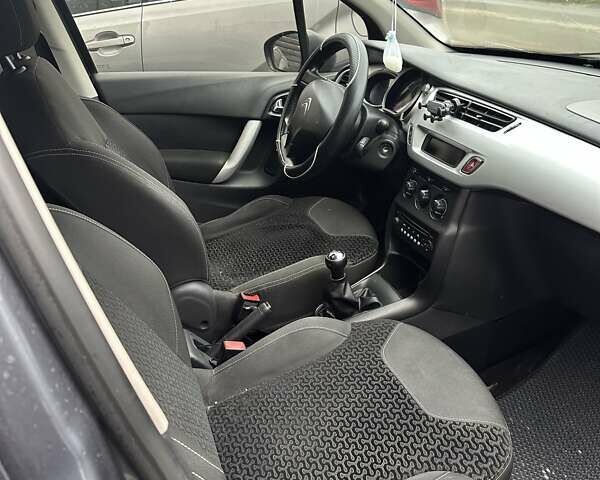 Серый Ситроен С3, объемом двигателя 1.4 л и пробегом 280 тыс. км за 4900 $, фото 6 на Automoto.ua