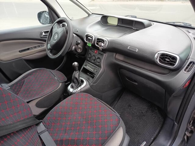 Сірий Сітроен С3, об'ємом двигуна 1.6 л та пробігом 216 тис. км за 5200 $, фото 9 на Automoto.ua