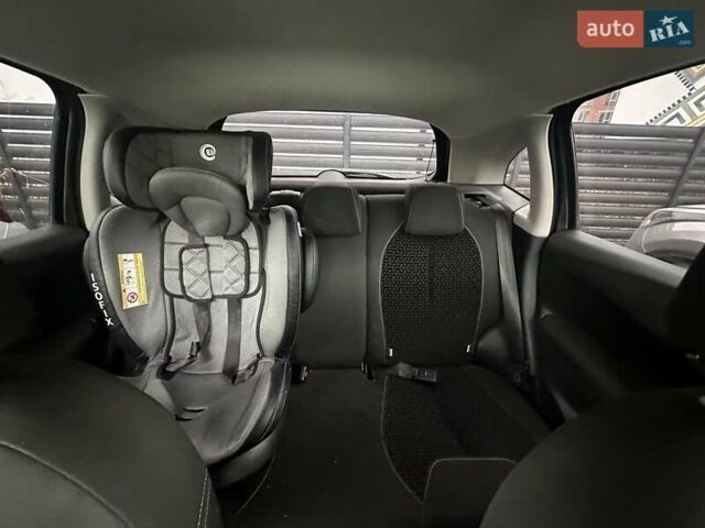 Серый Ситроен С3, объемом двигателя 1.4 л и пробегом 280 тыс. км за 4900 $, фото 7 на Automoto.ua