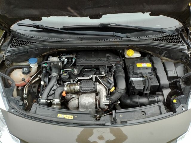 Серый Ситроен С3, объемом двигателя 1.4 л и пробегом 260 тыс. км за 7000 $, фото 54 на Automoto.ua