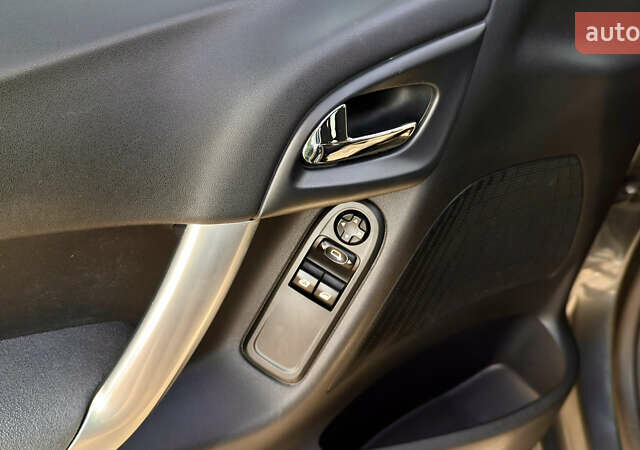 Серый Ситроен С3, объемом двигателя 1.4 л и пробегом 264 тыс. км за 7200 $, фото 14 на Automoto.ua