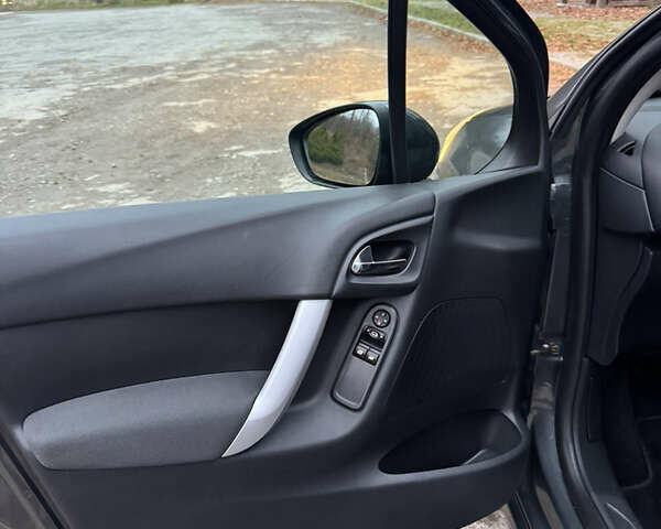 Сірий Сітроен С3, об'ємом двигуна 1.4 л та пробігом 226 тис. км за 6950 $, фото 17 на Automoto.ua