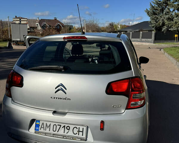 Серый Ситроен С3, объемом двигателя 1.4 л и пробегом 269 тыс. км за 5300 $, фото 3 на Automoto.ua