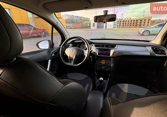 Серый Ситроен С3, объемом двигателя 1.4 л и пробегом 264 тыс. км за 7200 $, фото 8 на Automoto.ua