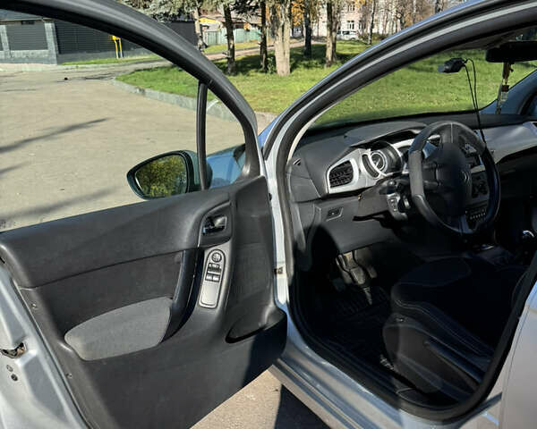 Серый Ситроен С3, объемом двигателя 1.4 л и пробегом 269 тыс. км за 5300 $, фото 5 на Automoto.ua