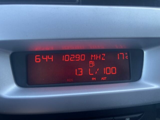 Серый Ситроен С3, объемом двигателя 1.4 л и пробегом 185 тыс. км за 6700 $, фото 10 на Automoto.ua