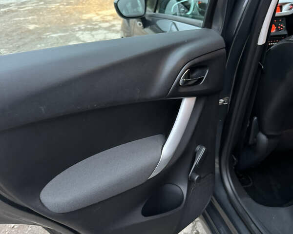 Сірий Сітроен С3, об'ємом двигуна 1.4 л та пробігом 226 тис. км за 6950 $, фото 19 на Automoto.ua