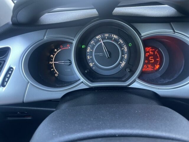 Серый Ситроен С3, объемом двигателя 1.4 л и пробегом 185 тыс. км за 6700 $, фото 8 на Automoto.ua