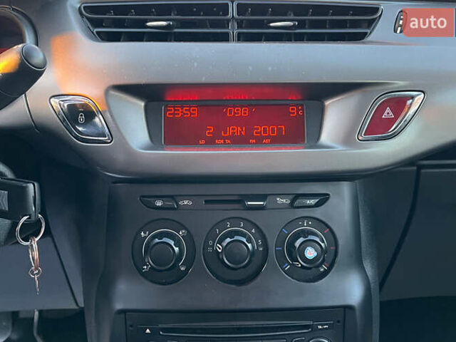 Серый Ситроен С3, объемом двигателя 1.2 л и пробегом 149 тыс. км за 6999 $, фото 12 на Automoto.ua