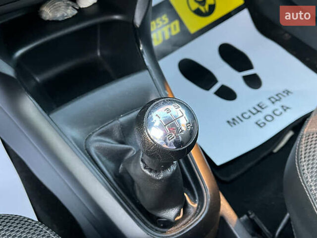 Серый Ситроен С3, объемом двигателя 1.2 л и пробегом 149 тыс. км за 6999 $, фото 13 на Automoto.ua