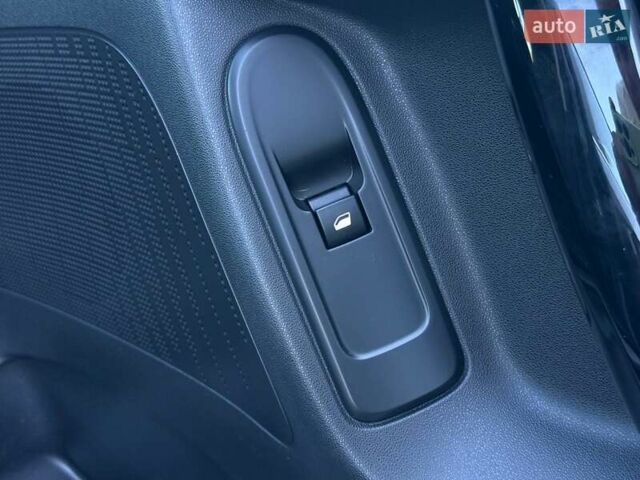 Серый Ситроен С3, объемом двигателя 1.2 л и пробегом 169 тыс. км за 7900 $, фото 52 на Automoto.ua