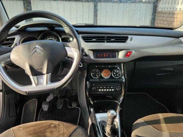 Серый Ситроен С3, объемом двигателя 1.2 л и пробегом 55 тыс. км за 6000 $, фото 6 на Automoto.ua