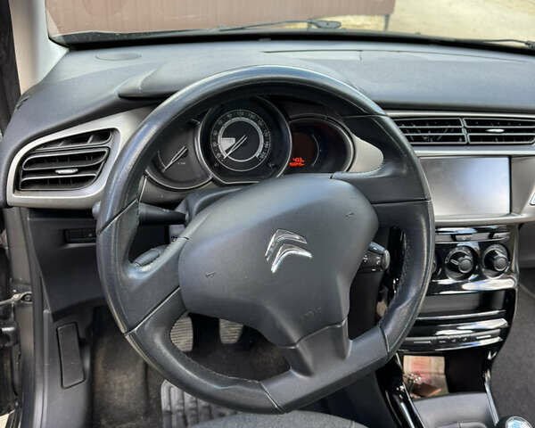 Серый Ситроен С3, объемом двигателя 1.2 л и пробегом 156 тыс. км за 10100 $, фото 5 на Automoto.ua