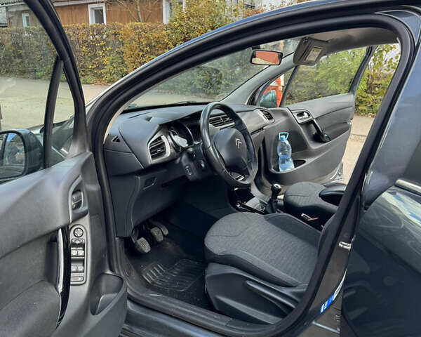 Серый Ситроен С3, объемом двигателя 1.2 л и пробегом 156 тыс. км за 10100 $, фото 8 на Automoto.ua