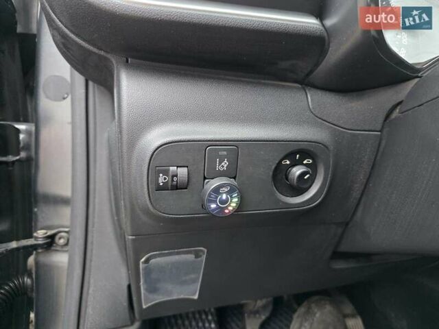 Серый Ситроен С3, объемом двигателя 1.2 л и пробегом 133 тыс. км за 8500 $, фото 21 на Automoto.ua