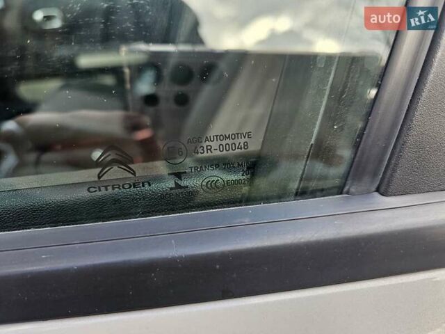 Серый Ситроен С3, объемом двигателя 1.2 л и пробегом 61 тыс. км за 9500 $, фото 35 на Automoto.ua