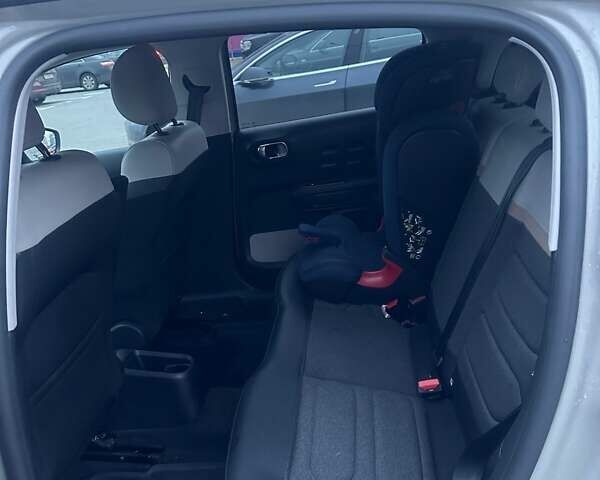 Серый Ситроен С3, объемом двигателя 1.2 л и пробегом 33 тыс. км за 16121 $, фото 2 на Automoto.ua