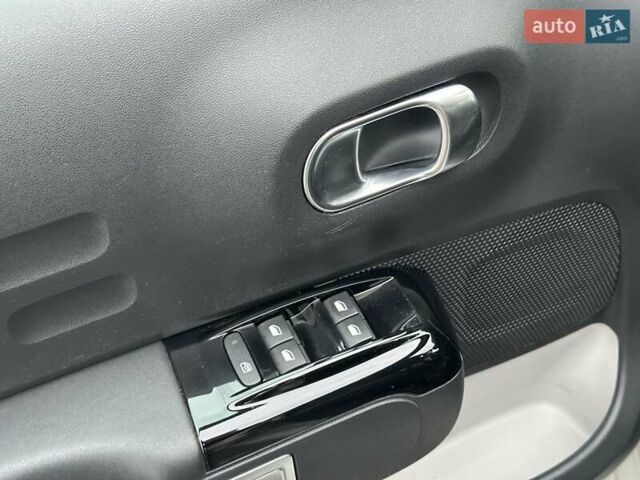 Серый Ситроен С3, объемом двигателя 1.2 л и пробегом 47 тыс. км за 15990 $, фото 20 на Automoto.ua