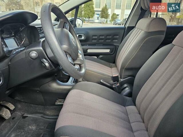 Серый Ситроен С3, объемом двигателя 1.2 л и пробегом 61 тыс. км за 9500 $, фото 9 на Automoto.ua