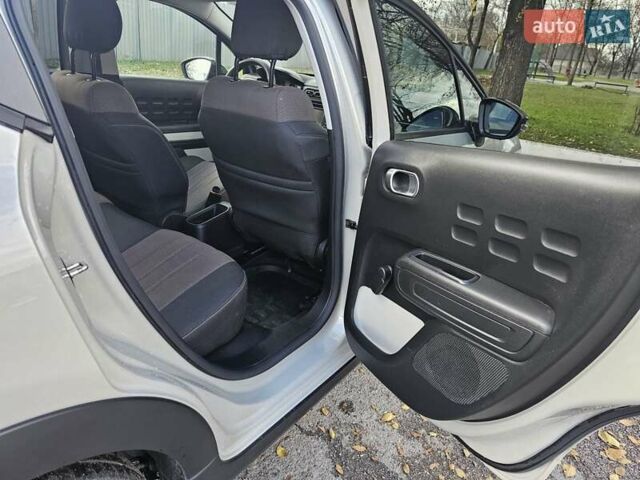 Серый Ситроен С3, объемом двигателя 1.2 л и пробегом 61 тыс. км за 9500 $, фото 18 на Automoto.ua