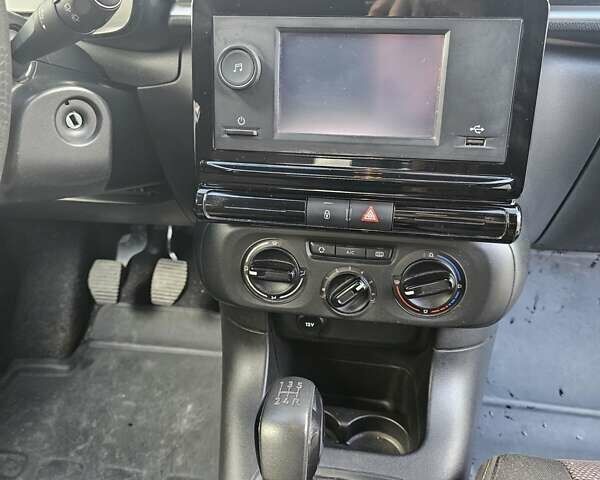 Серый Ситроен С3, объемом двигателя 1.2 л и пробегом 61 тыс. км за 9500 $, фото 15 на Automoto.ua