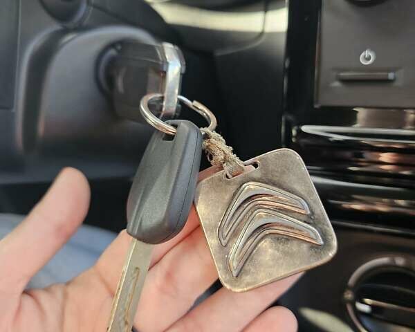 Серый Ситроен С3, объемом двигателя 1.2 л и пробегом 61 тыс. км за 9500 $, фото 39 на Automoto.ua