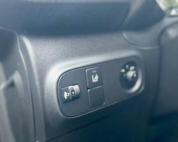 Серый Ситроен С3, объемом двигателя 1.2 л и пробегом 78 тыс. км за 9499 $, фото 33 на Automoto.ua