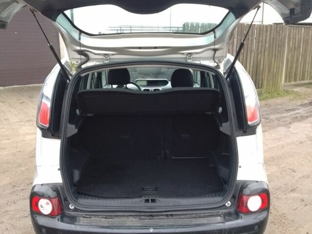 Серый Ситроен С3, объемом двигателя 1.6 л и пробегом 150 тыс. км за 3600 $, фото 7 на Automoto.ua