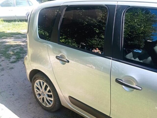 Серый Ситроен С3, объемом двигателя 1.4 л и пробегом 184 тыс. км за 5400 $, фото 3 на Automoto.ua