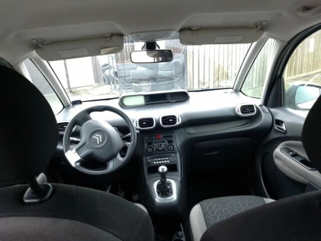 Серый Ситроен С3, объемом двигателя 1.6 л и пробегом 150 тыс. км за 3600 $, фото 5 на Automoto.ua