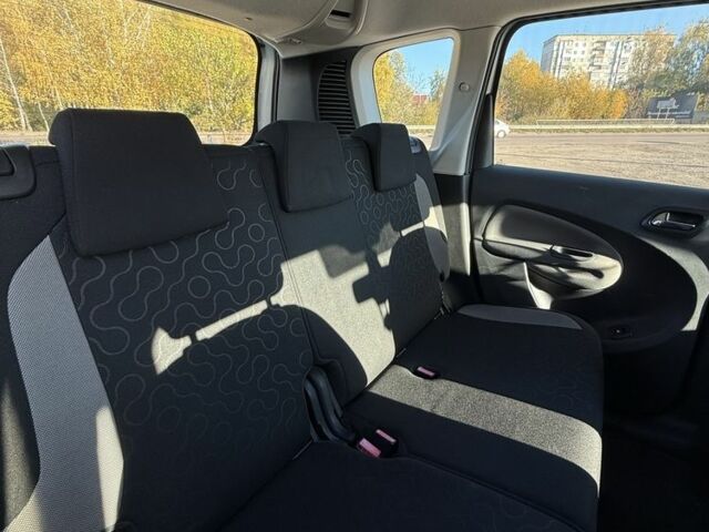 Ситроен С3 2012 в Новорад-Волынском на Automoto.ua Серый Ситроен С3, объемом двигателя 1.6 л и пробегом 280 тыс. км за 4800 $, фото 5 на Automoto.ua