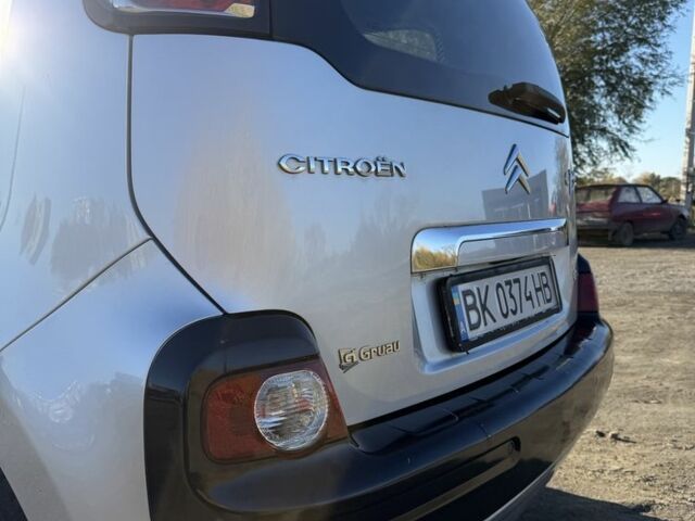 Ситроен С3 2012 в Новорад-Волынском на Automoto.ua Серый Ситроен С3, объемом двигателя 1.6 л и пробегом 280 тыс. км за 4800 $, фото 3 на Automoto.ua