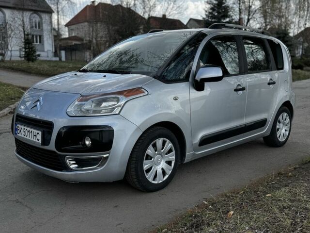 Серый Ситроен С3, объемом двигателя 1.6 л и пробегом 141 тыс. км за 5600 $, фото 2 на Automoto.ua