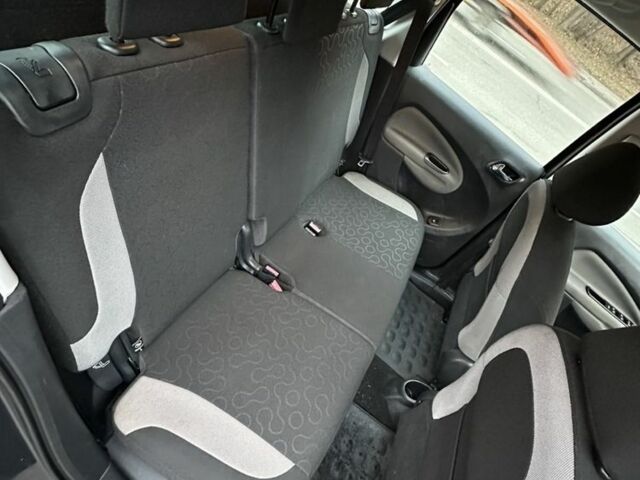 Серый Ситроен С3, объемом двигателя 1.6 л и пробегом 170 тыс. км за 6950 $, фото 18 на Automoto.ua