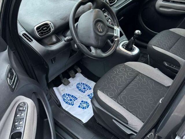 Серый Ситроен С3, объемом двигателя 1.6 л и пробегом 170 тыс. км за 6950 $, фото 11 на Automoto.ua