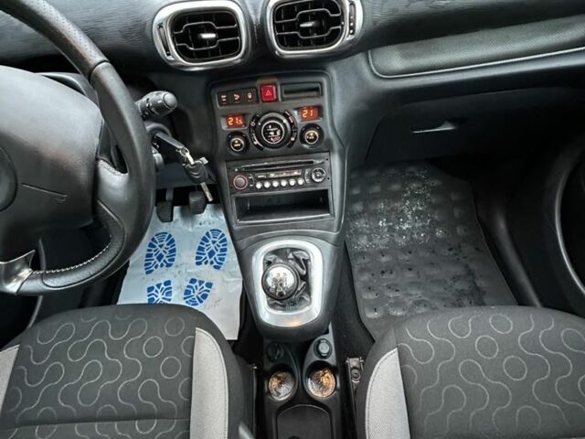 Серый Ситроен С3, объемом двигателя 1.6 л и пробегом 170 тыс. км за 6950 $, фото 15 на Automoto.ua