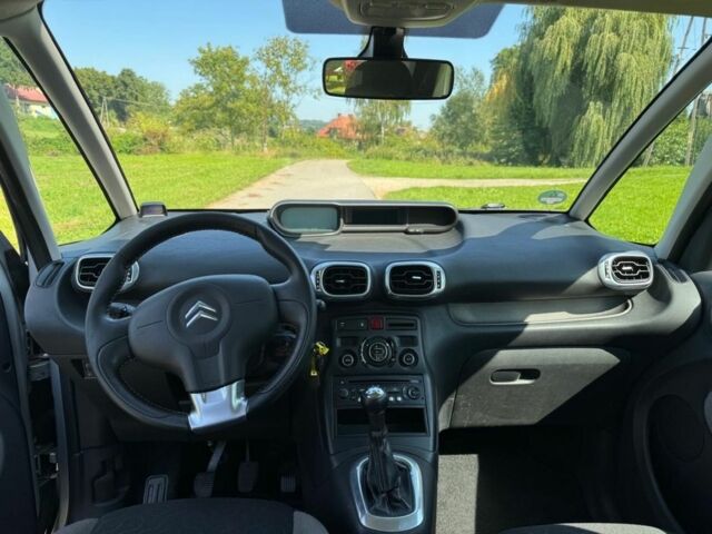 Серый Ситроен С3, объемом двигателя 1.6 л и пробегом 201 тыс. км за 3483 $, фото 2 на Automoto.ua